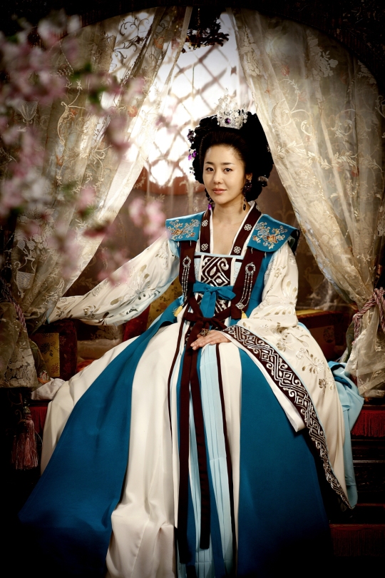 Go Hyeon-jeong as Mi-shil